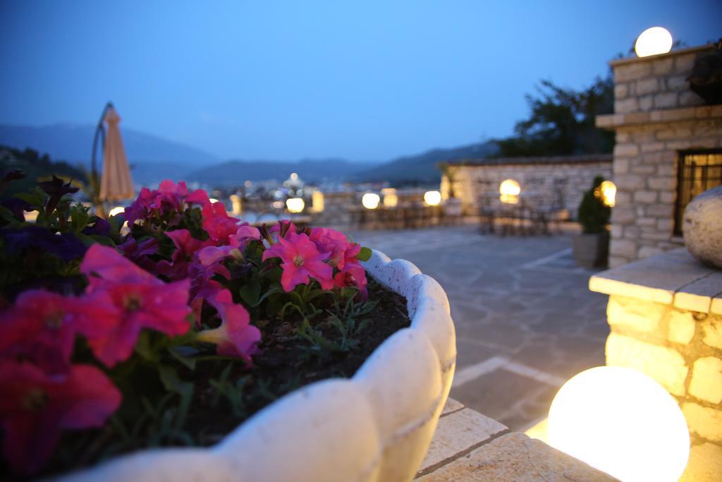 Hotel Vila Aleksander Берат Экстерьер фото