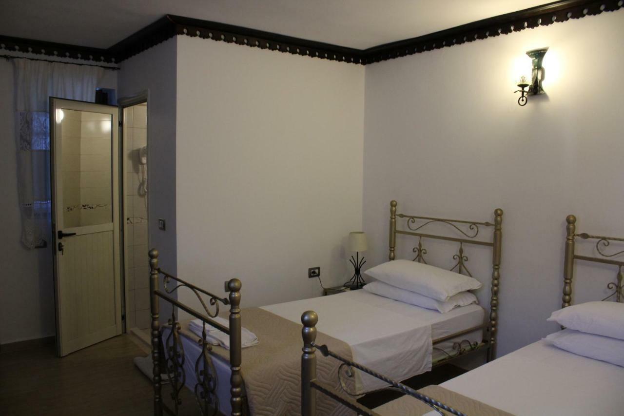 Hotel Vila Aleksander Берат Экстерьер фото